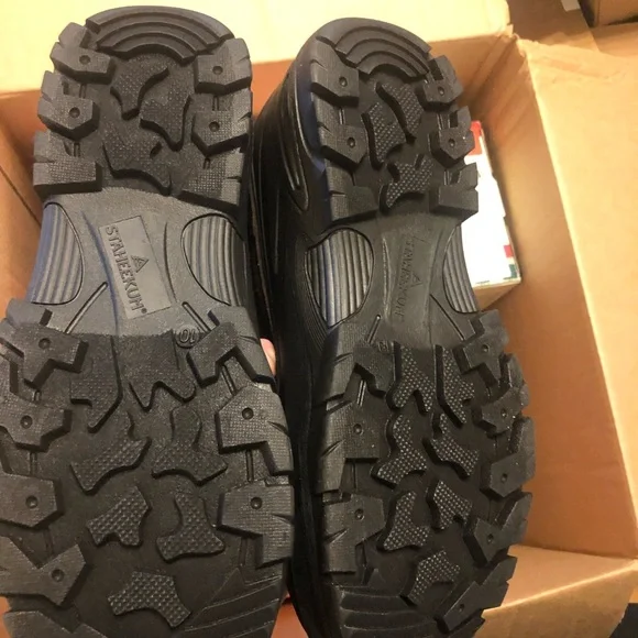 Stylish Black Ankle Boots with Knit Cuff - Picture 11 of 11